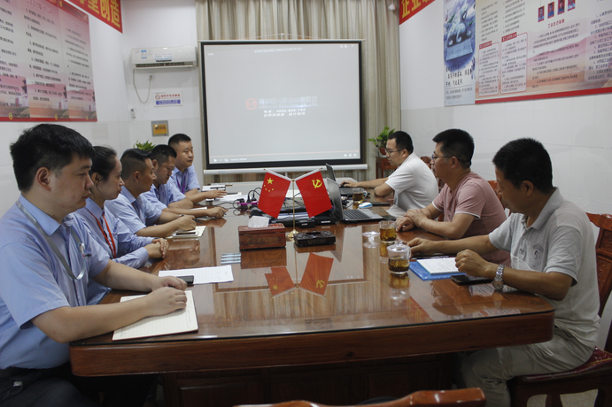 中石油管道局物資供應商考察組來到安邦參觀考察(圖1) 中石油管道局物資供應商考察組來到安邦參觀考察(圖1)